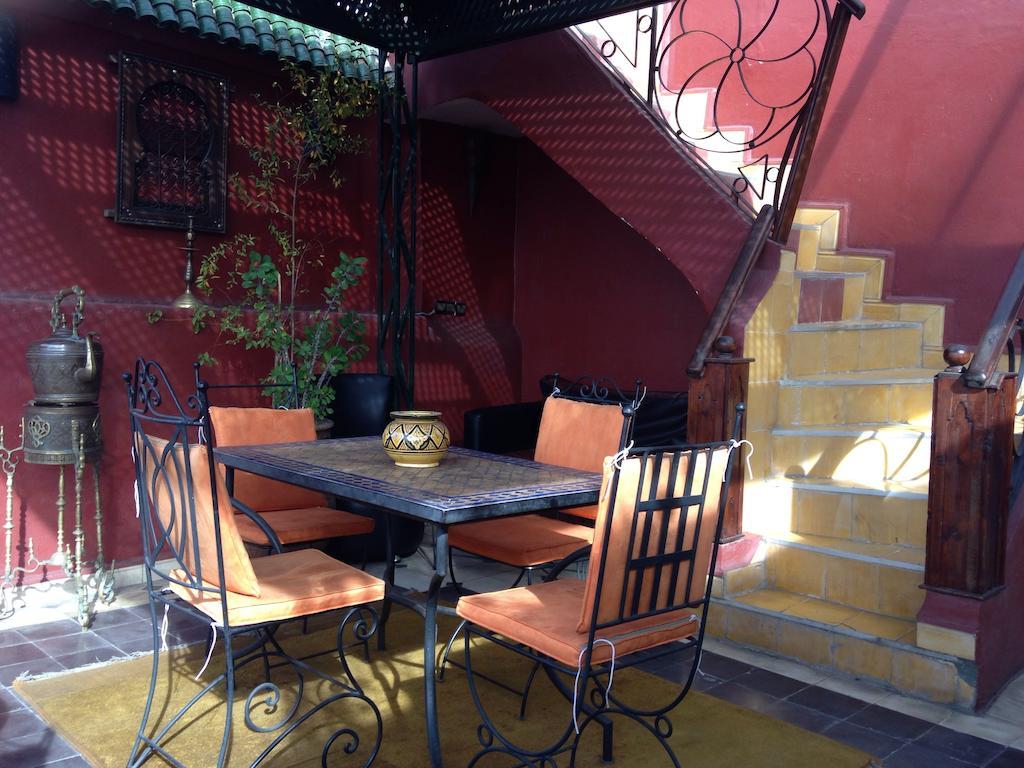 Riad Janat Salam *