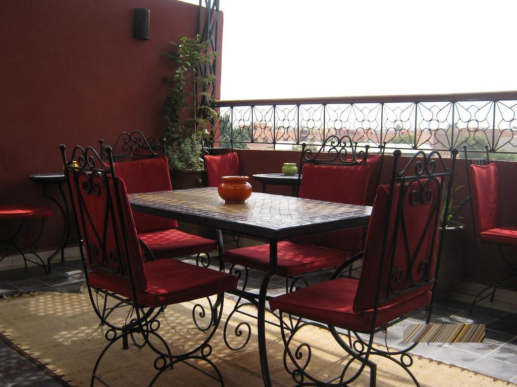 Riad Janat Salam *